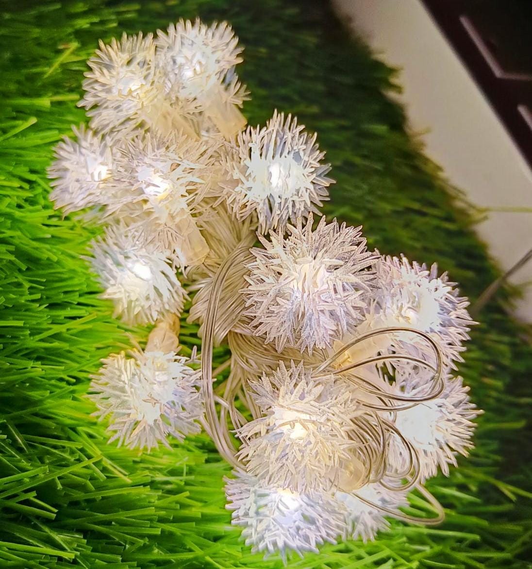 Snowfall String Light (14 Bulb)