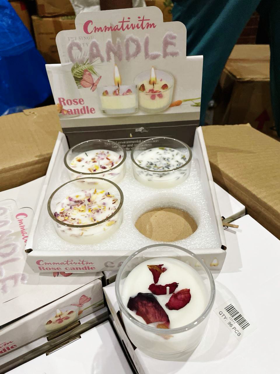 Premium Glass Aroma Candle With Flower Patels (4 piece Box)